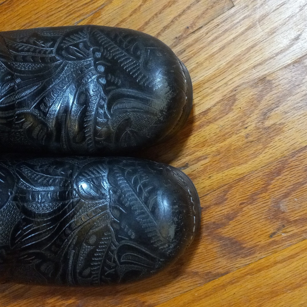 Dansko Professional Clogs 39 Tooled Black - image 2